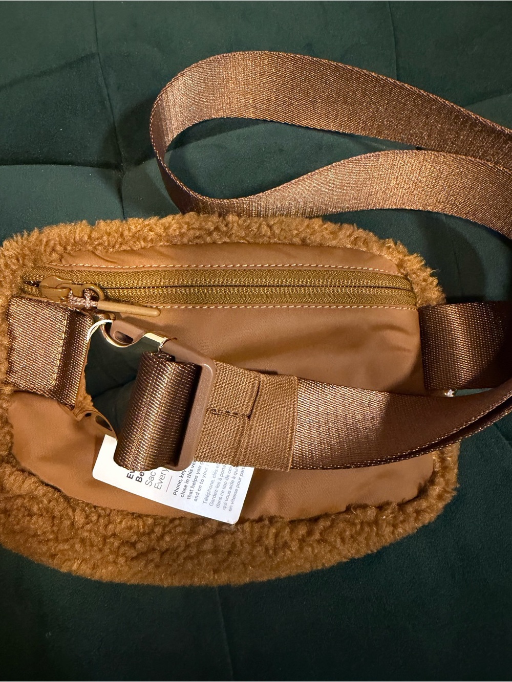 Lululemon Everywhere Belt Bag Fleece Brown NWT - Picture 2 of 3